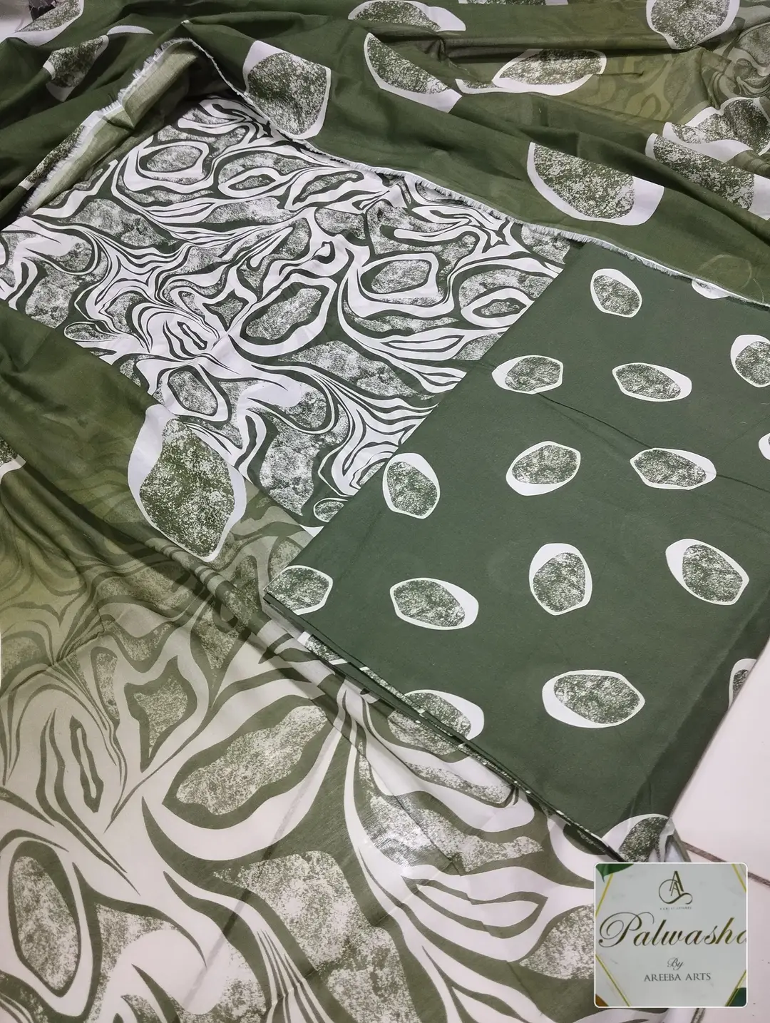 3 Pcs Women's Unstitched Printed Suit