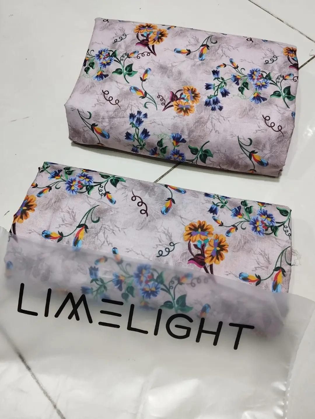 2 Pcs Women's Unstitched Printed Suit