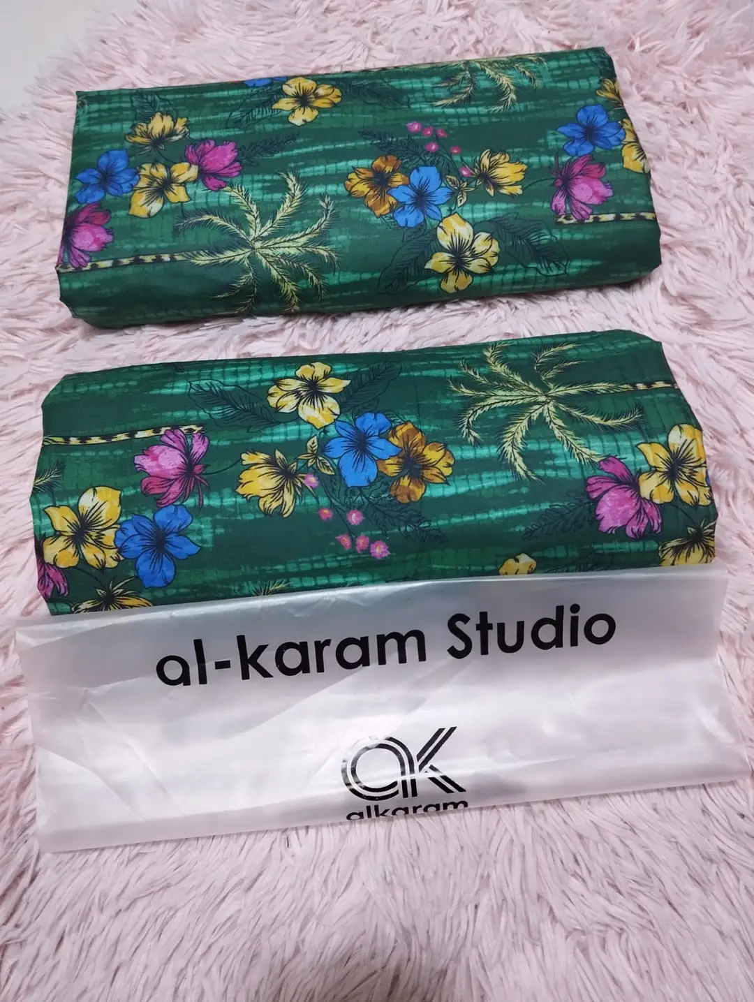 2 Pcs Women's Unstitched Printed Suit