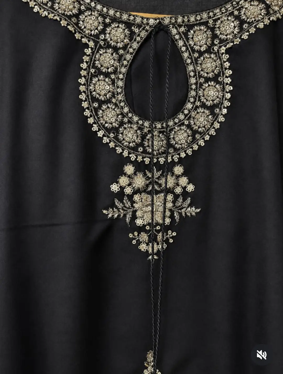 2 Pcs Women’s Stitched Lawn Embroidered Suit