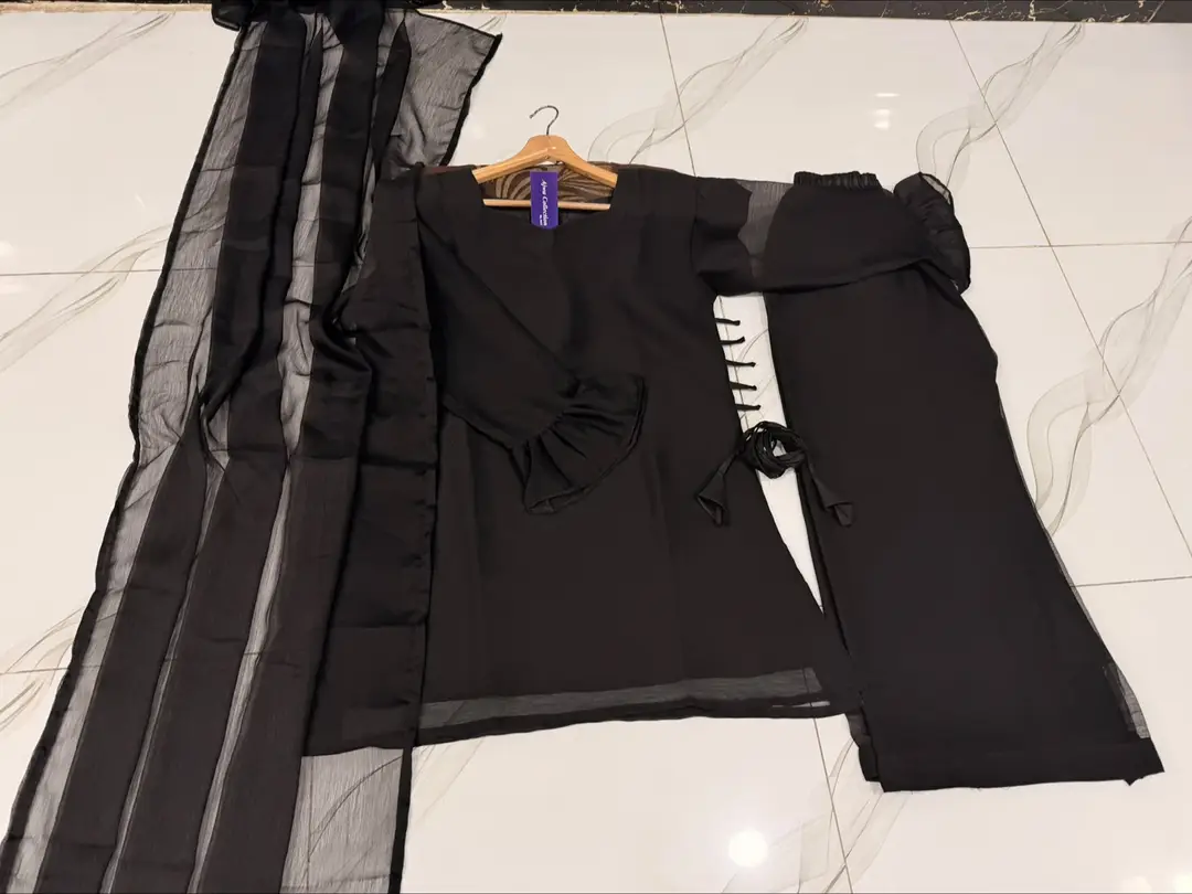 Women's Chiffon Short Shirt Palazzo 3 Piece Suit – Body Fitting Short Shirt with Back Luppi Dori Work, Chiffon Palazzo & Plain Dupatta | Pakistani Stitched Dress
