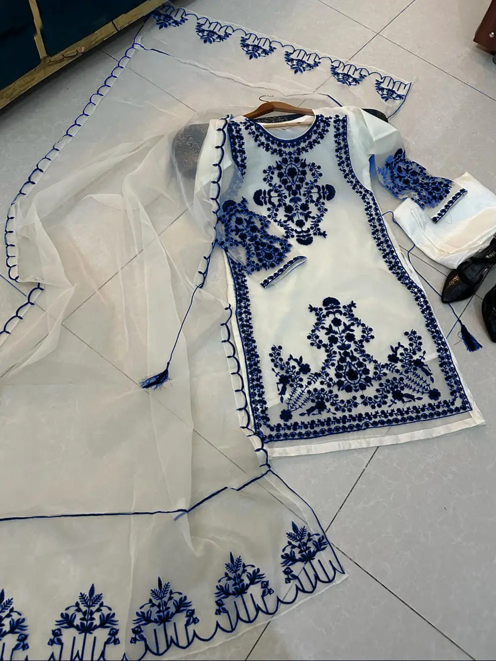 Women's Heavy Embroidered Organza 3 Piece Suit with Embroidered Dupatta – Luxury Party Wear Dress | Eid & Wedding Collection