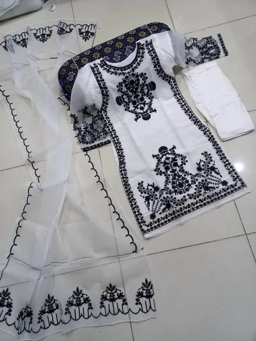 Women's Heavy Embroidered Organza 3 Piece Suit with Embroidered Dupatta – Luxury Party Wear Dress | Eid & Wedding Collection