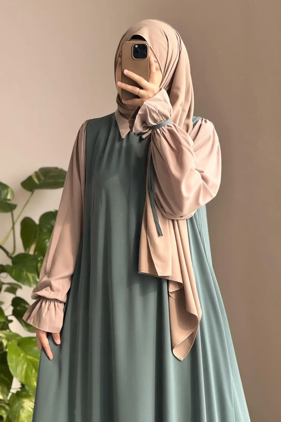 Abaya for Women with Belt & Stroller | Collar Abaya in Soft Wool Peach Fabric | Ready to Wear Abaya