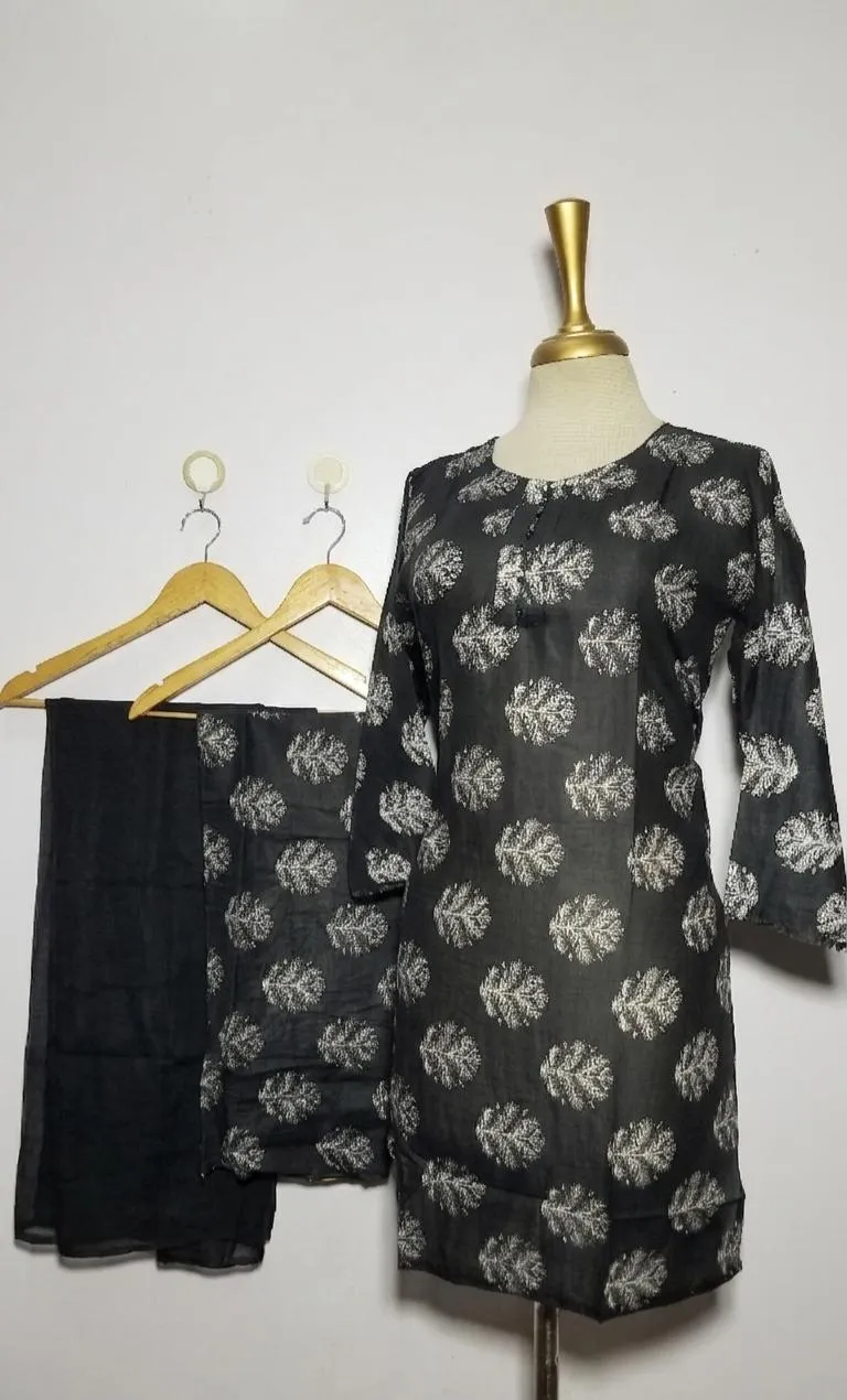 3 Pcs Women's Stitched Lawn Digital Print Suit Black Special