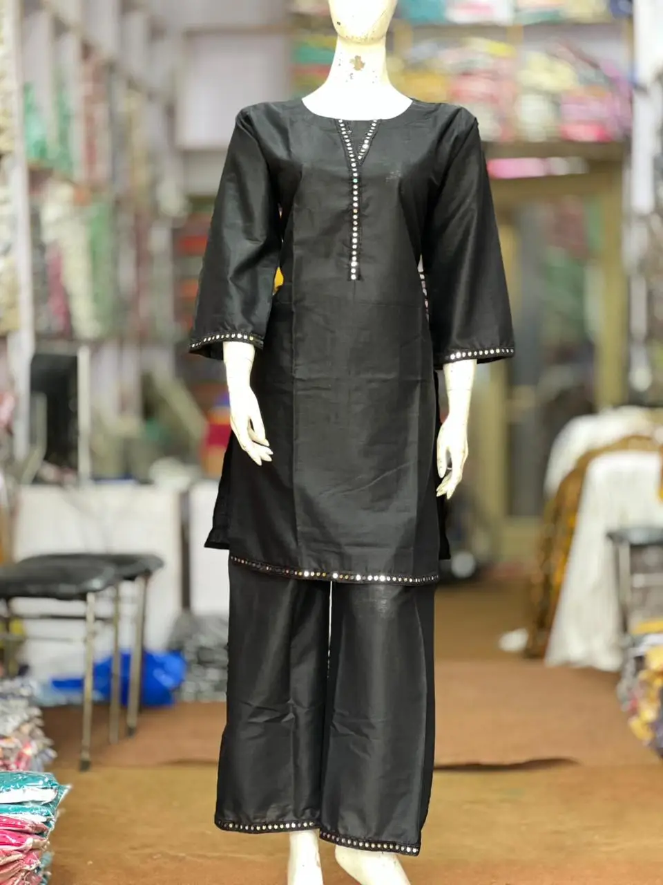 3 Pcs Women's Stitched Lawn Plain Suit with Mirror Lace work
