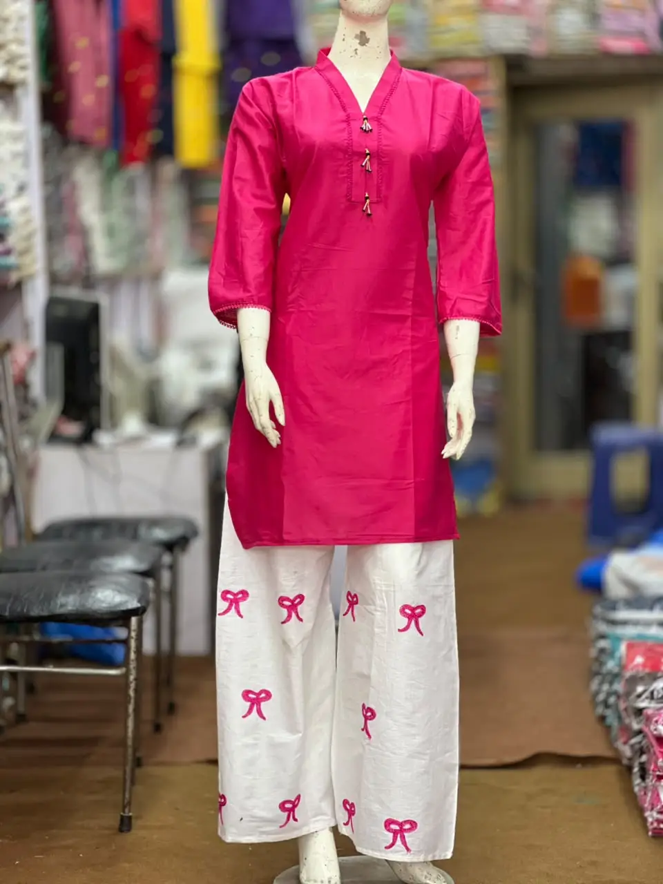 3 Pcs Women's Stitched Cotton Lawn Embroidered Suit Viral Tie Design