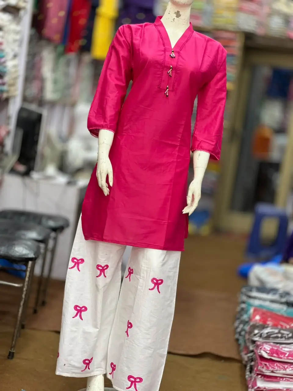 3 Pcs Women's Stitched Cotton Lawn Embroidered Suit Viral Tie Design