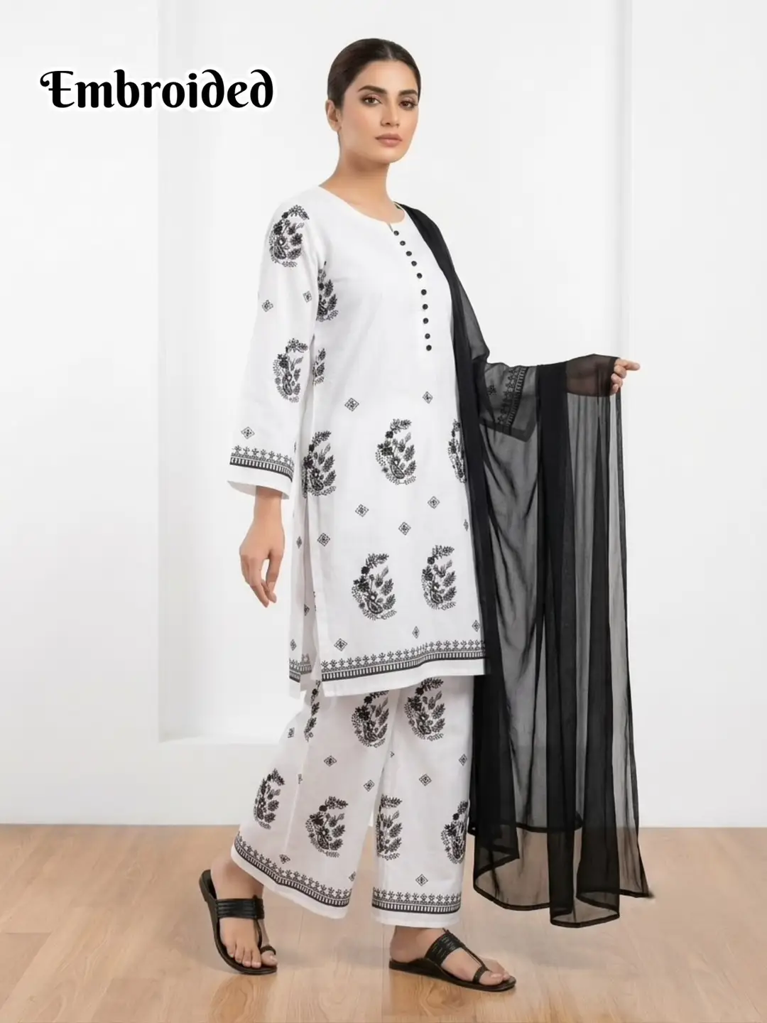 3 Pcs Women's Stitched Cotton Lawn Embroidered Suit