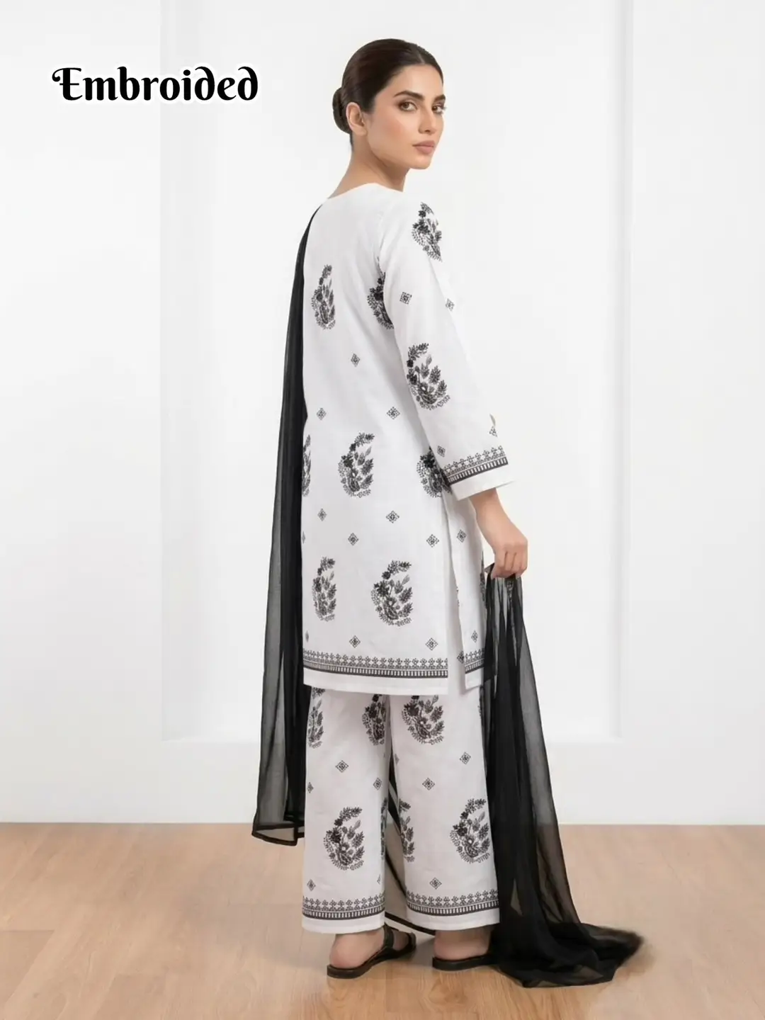 3 Pcs Women's Stitched Cotton Lawn Embroidered Suit