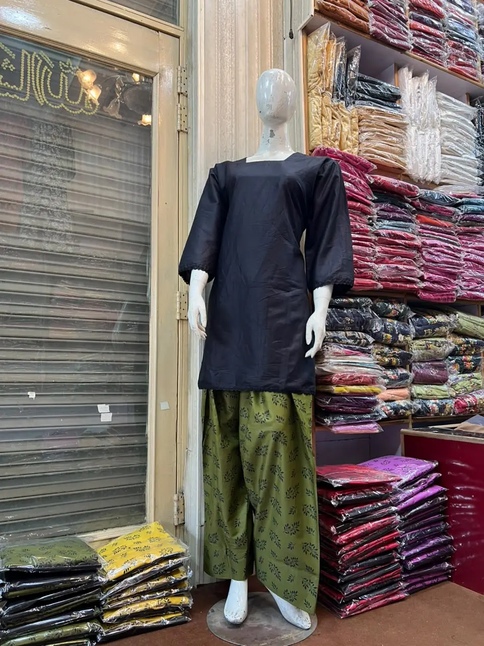 3 Pcs Women's Stitched Cotton Printed Suit with Farshi Shalwar and Dupatta