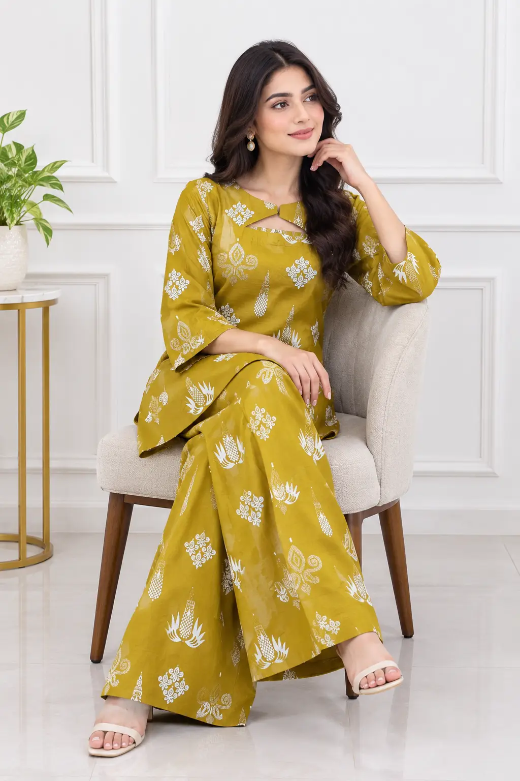 2 Pcs Women's Stitched Cotton Lawn Printed Co-Ord Set (Bangali)