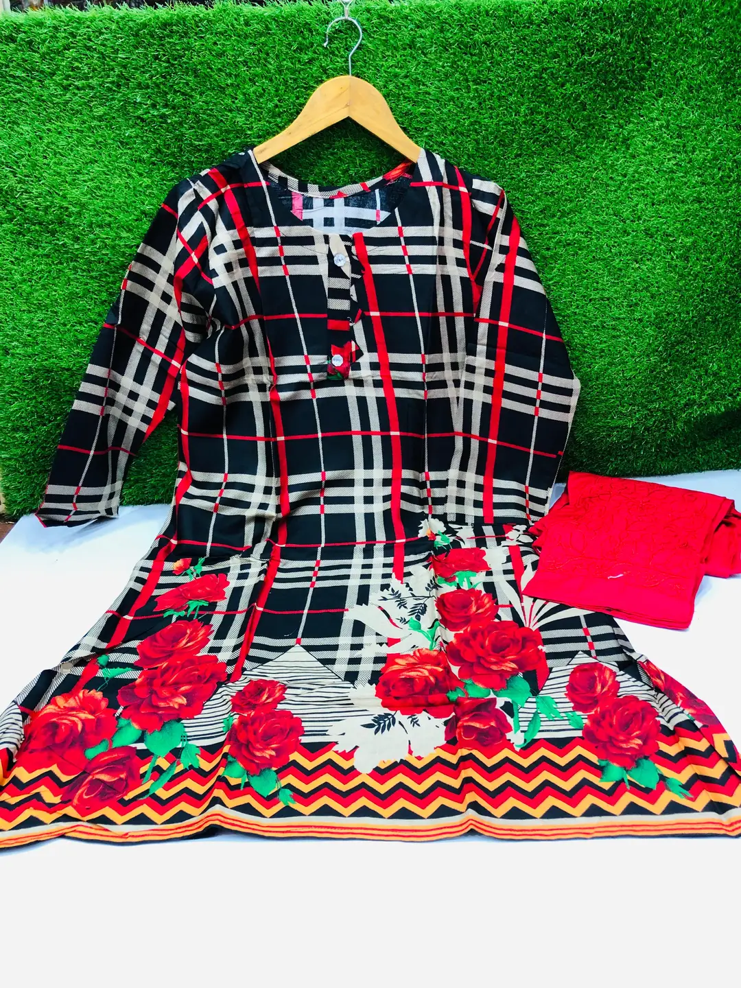 2 Pcs Women's Stitched Linen Printed Shirt And Trouser