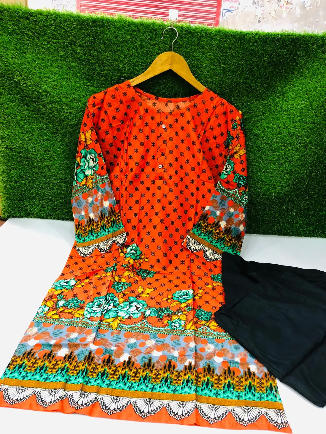 2 Pcs Women's Stitched Linen Printed Shirt And Trouser