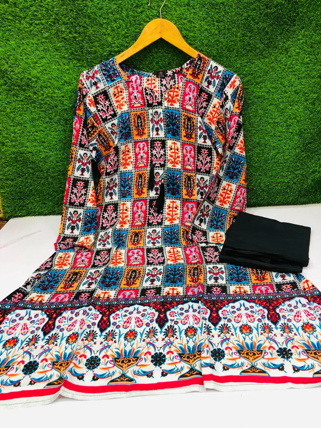 2 Pcs Women's Stitched Linen Printed Shirt And Trouser