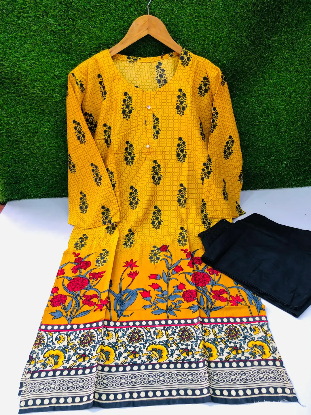 2 Pcs Women's Stitched Linen Printed Shirt And Trouser