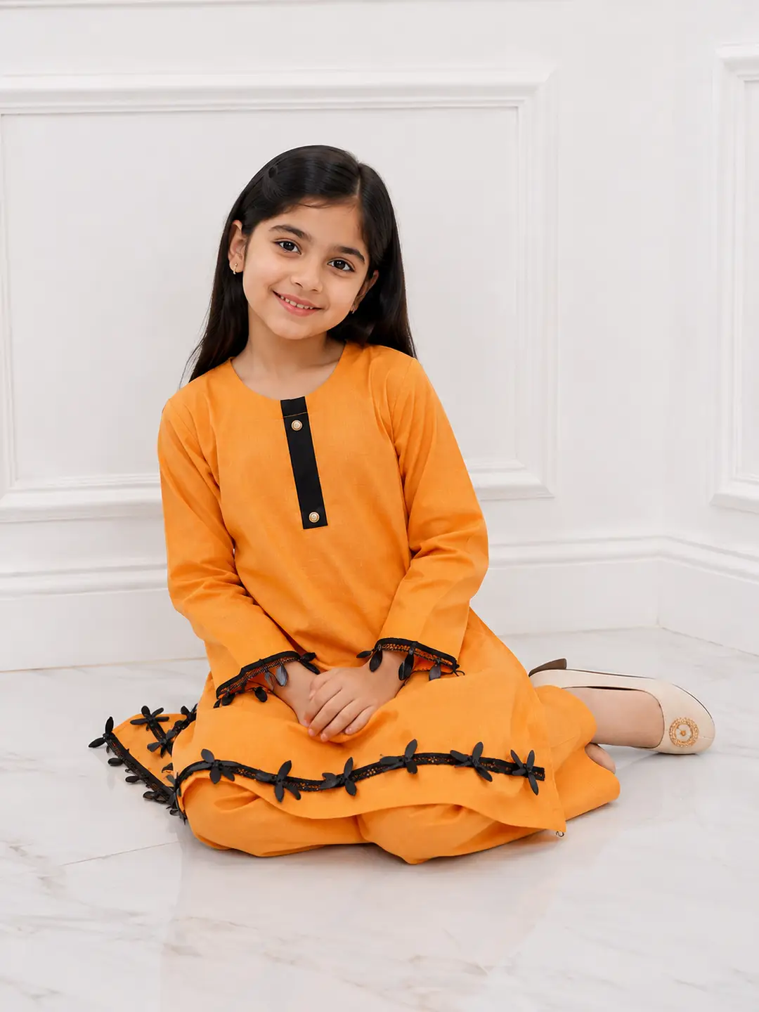 2 Pcs Girl's Lawn Plain Kurta And Trouser with Lace