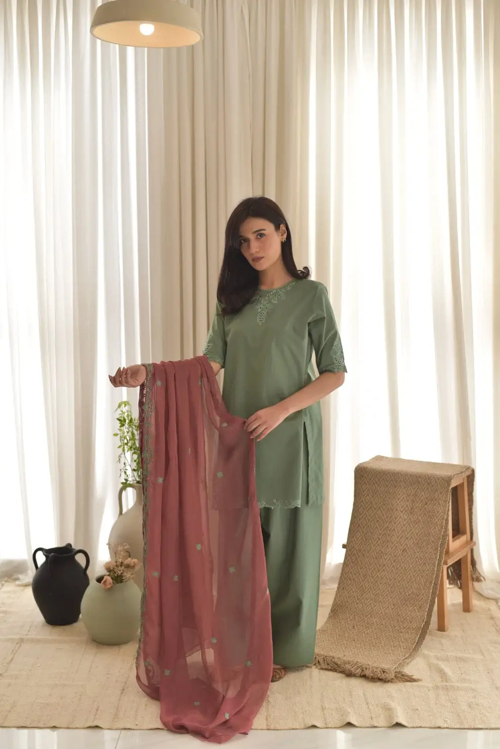 3 Pcs Women's Stitched Cotton Lawn Embroidered Suit