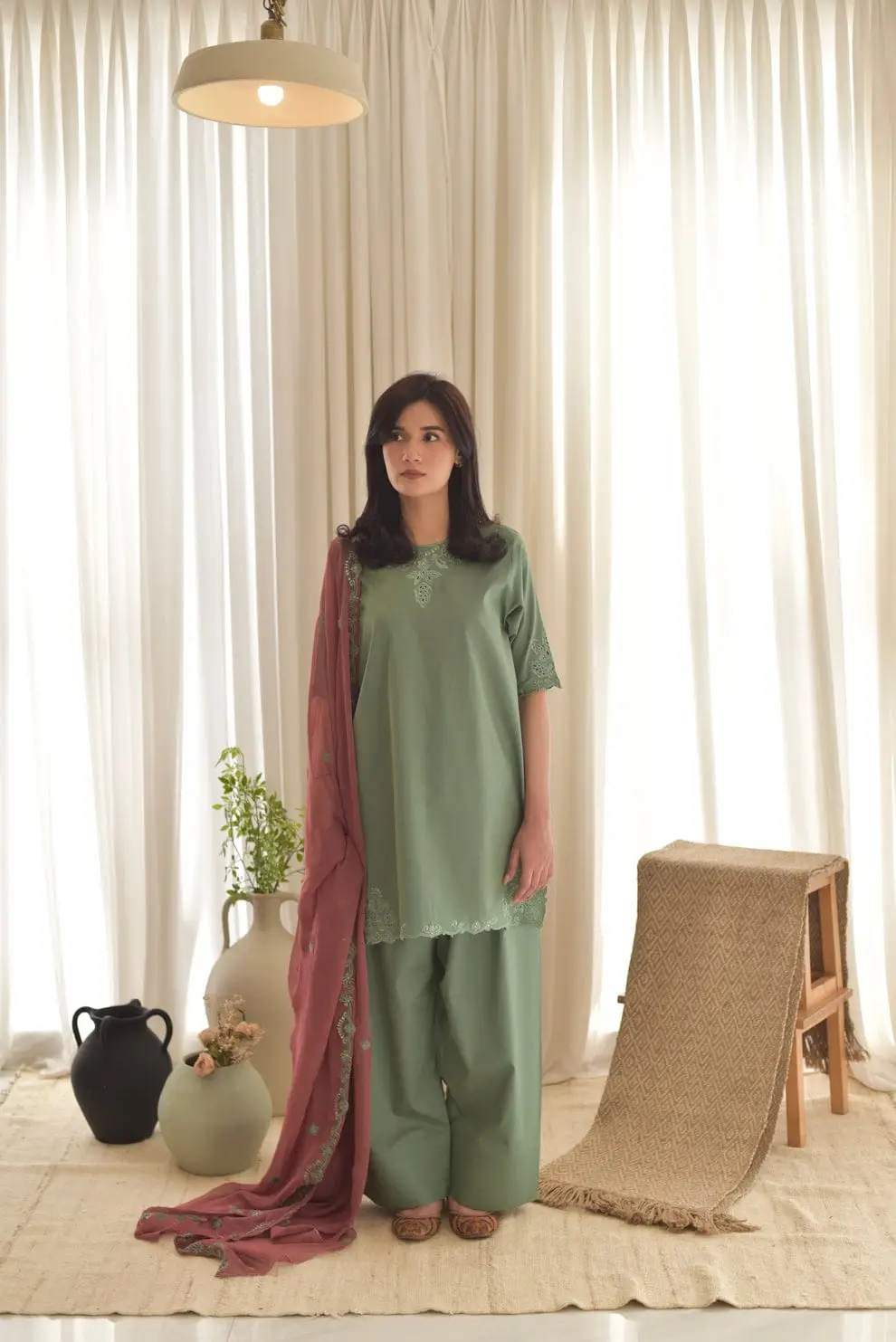 3 Pcs Women's Stitched Cotton Lawn Embroidered Suit