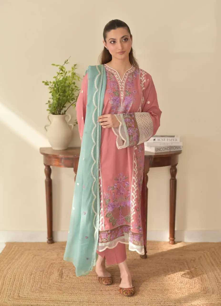 3 Pcs Women's Stitched Cotton Lawn Embroidered Suit