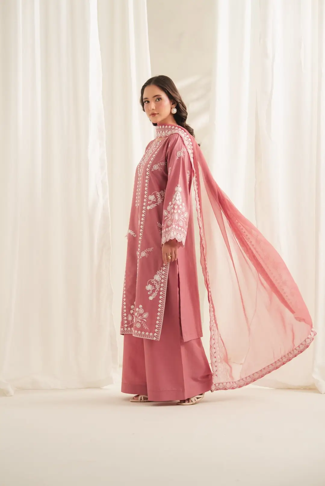 Pinki 3 Pcs Women's Stitched Linen Embroidered Suit