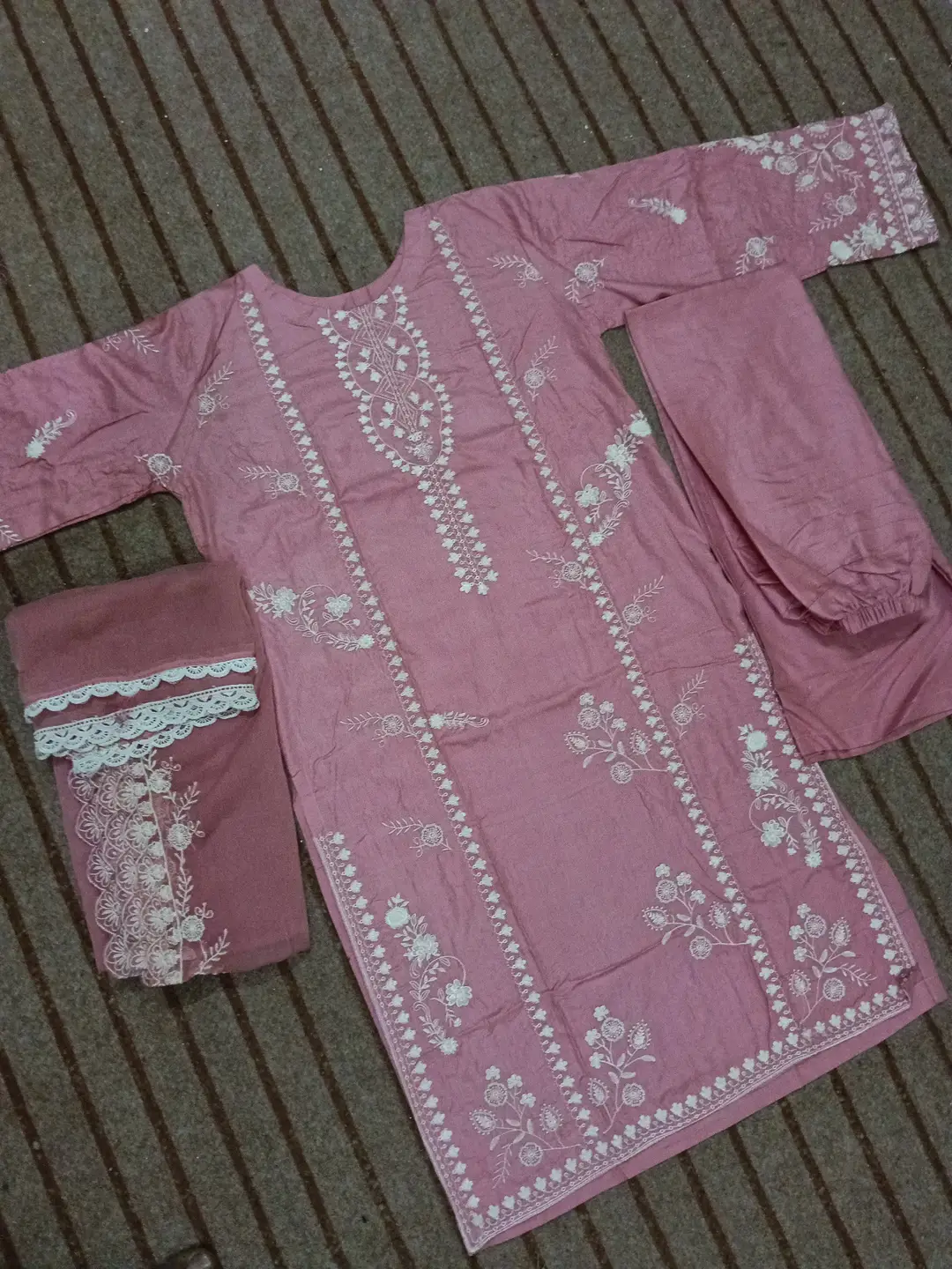 Pinki 3 Pcs Women's Stitched Linen Embroidered Suit