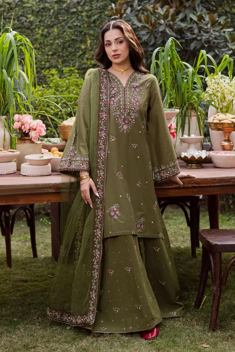Zarkish olive 3 Pcs Women's Stitched Linen Embroidered Suit