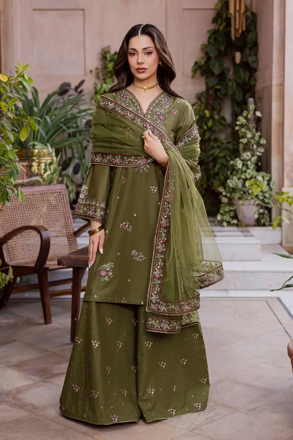 Zarkish olive 3 Pcs Women's Stitched Linen Embroidered Suit