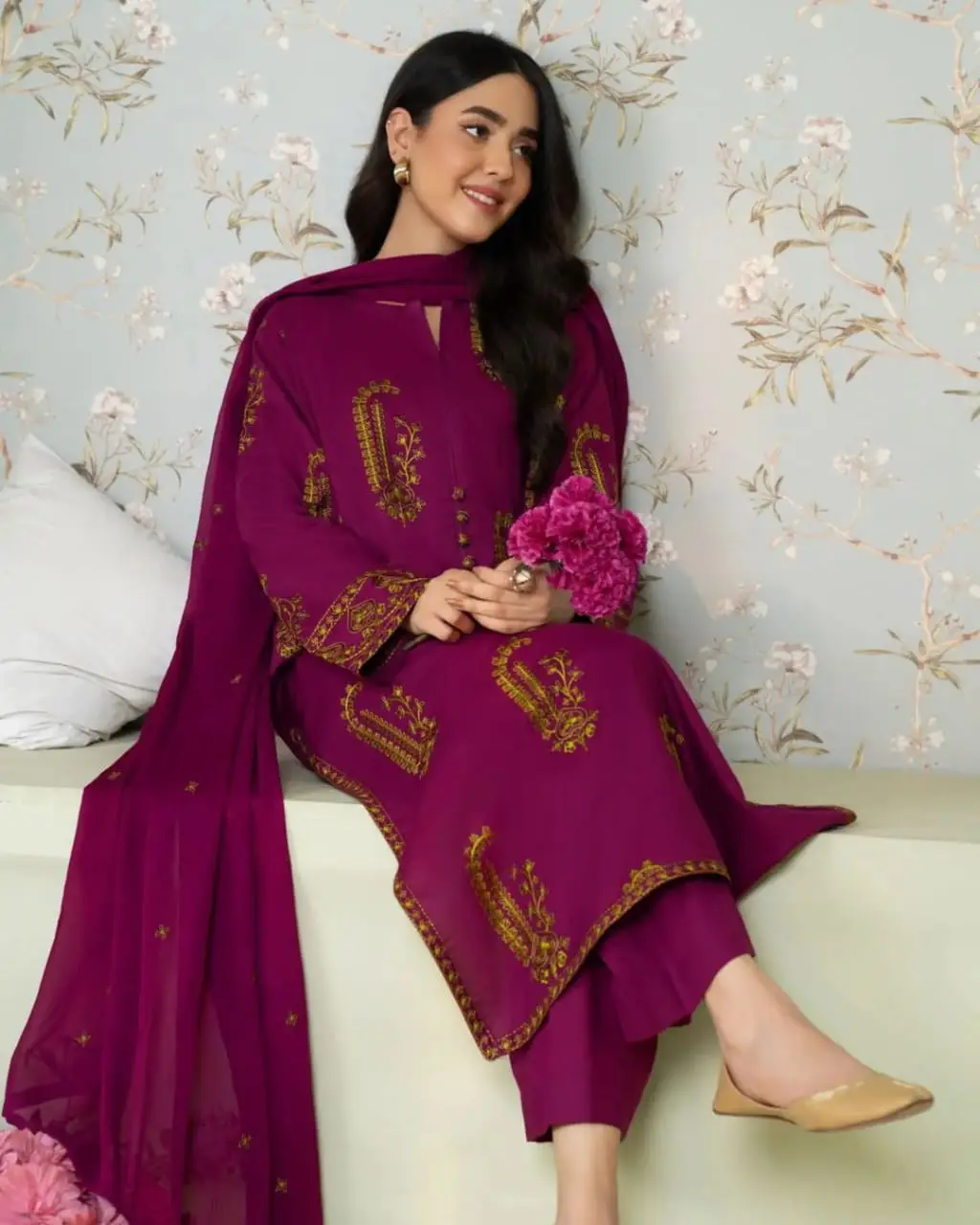 Amber 3 Pcs Women's Stitched Linen Embroidered Suit