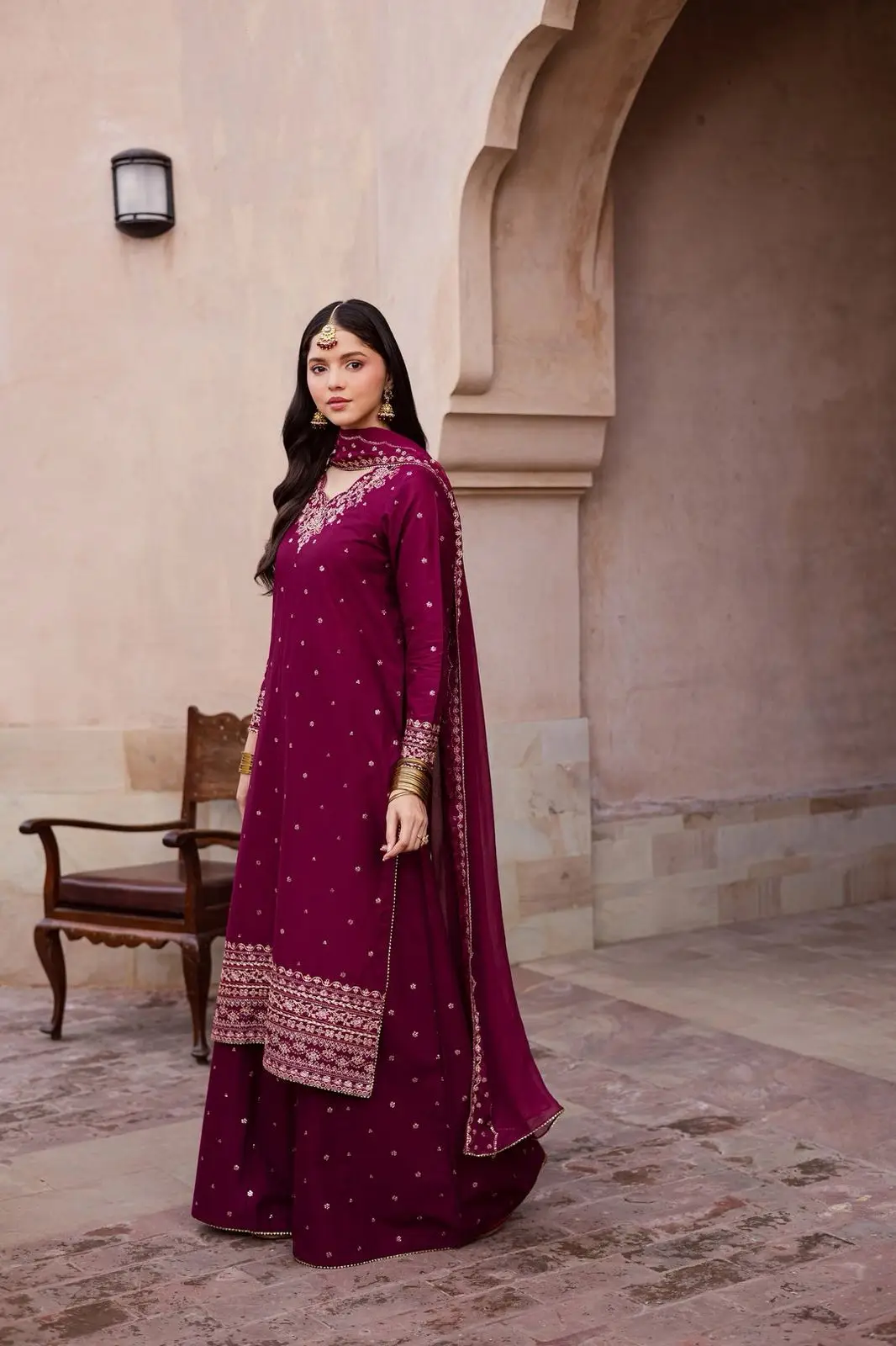 Mehfil E Rang 3 Pcs Women's Stitched Linen Embroidered Suit