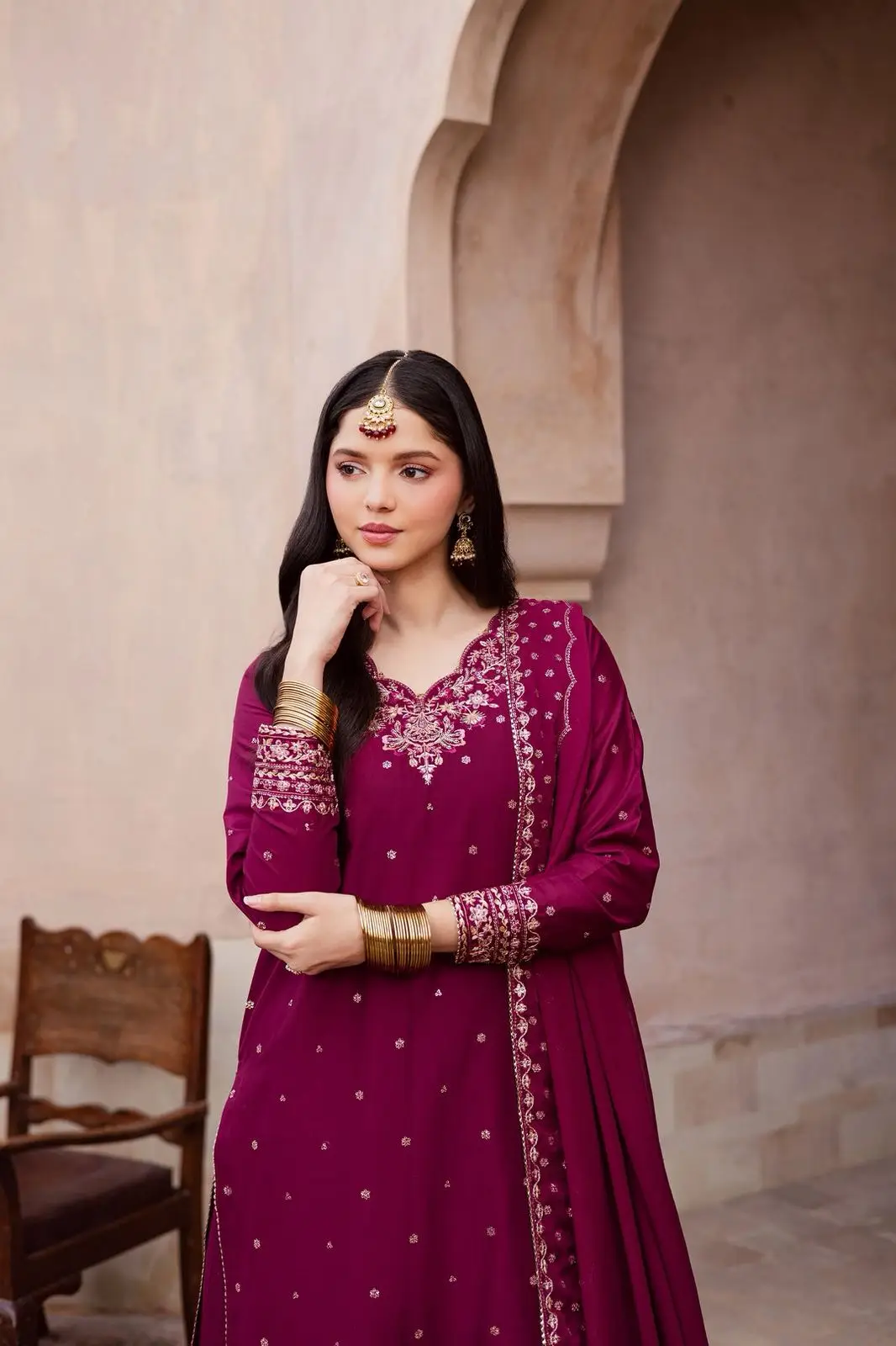 Mehfil E Rang 3 Pcs Women's Stitched Linen Embroidered Suit