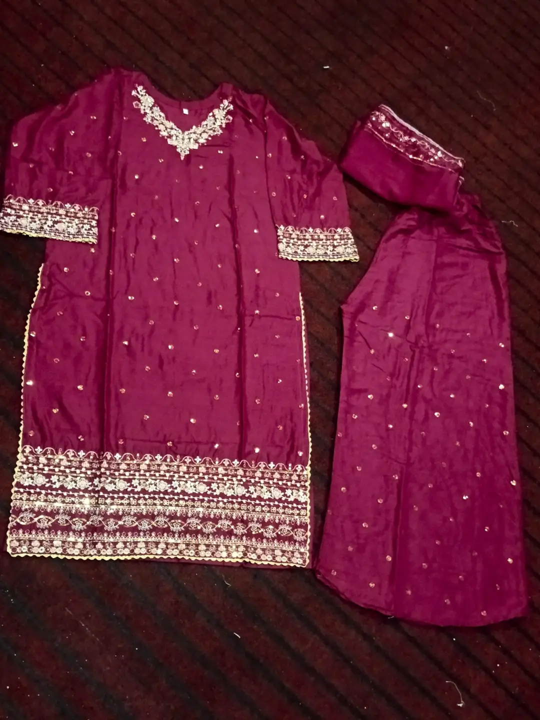 Mehfil E Rang 3 Pcs Women's Stitched Linen Embroidered Suit