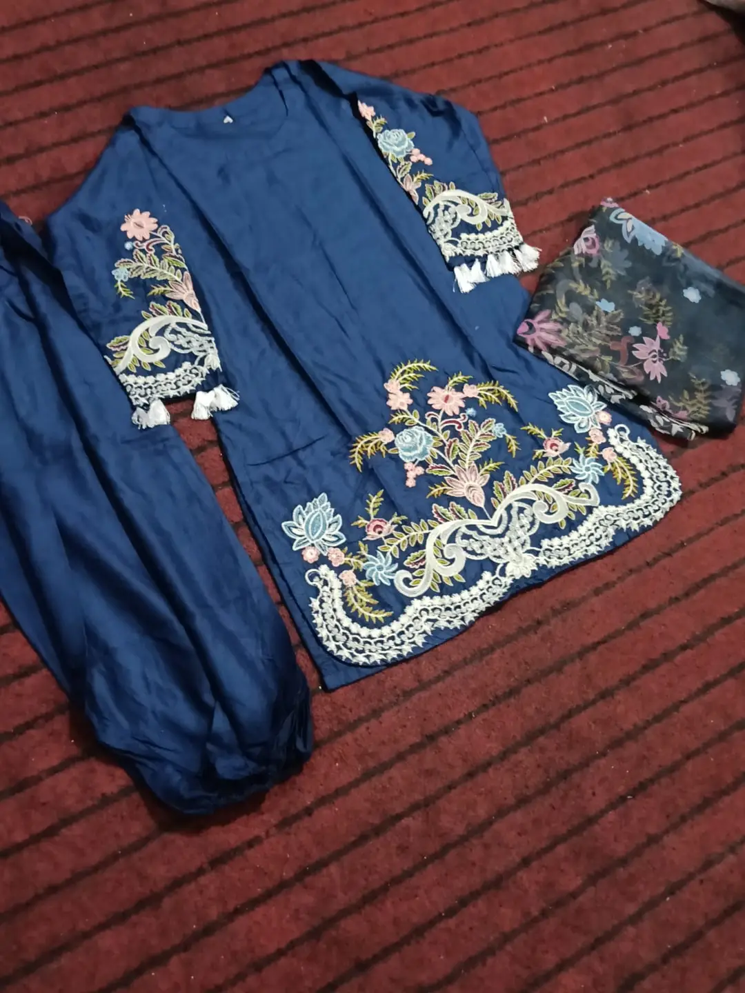Navy Blue 3 Pcs Women's Stitched Linen Embroidered Suit
