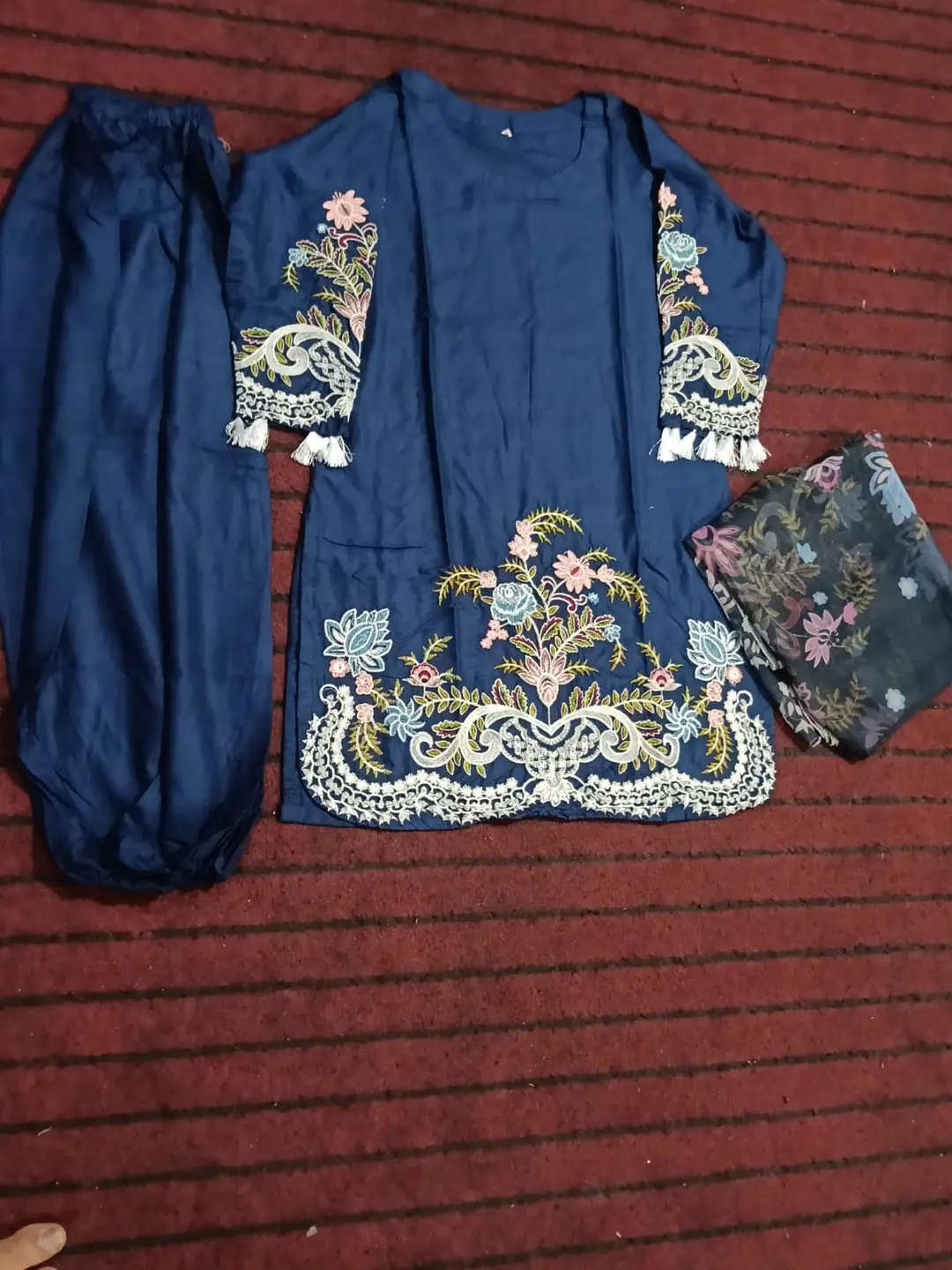 Navy Blue 3 Pcs Women's Stitched Linen Embroidered Suit