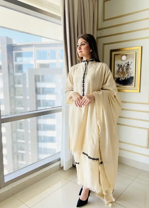 Snow pearl 3 Pcs Women's Stitched Dhanak Embroidered Suit