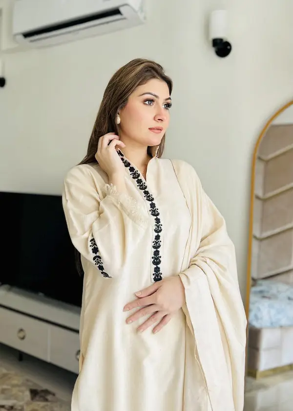 Snow pearl 3 Pcs Women's Stitched Dhanak Embroidered Suit