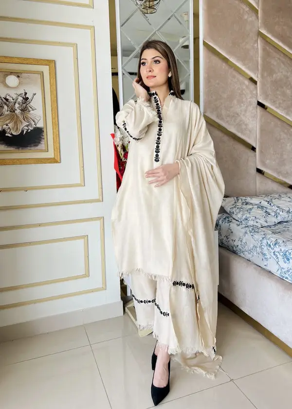 Snow pearl 3 Pcs Women's Stitched Dhanak Embroidered Suit