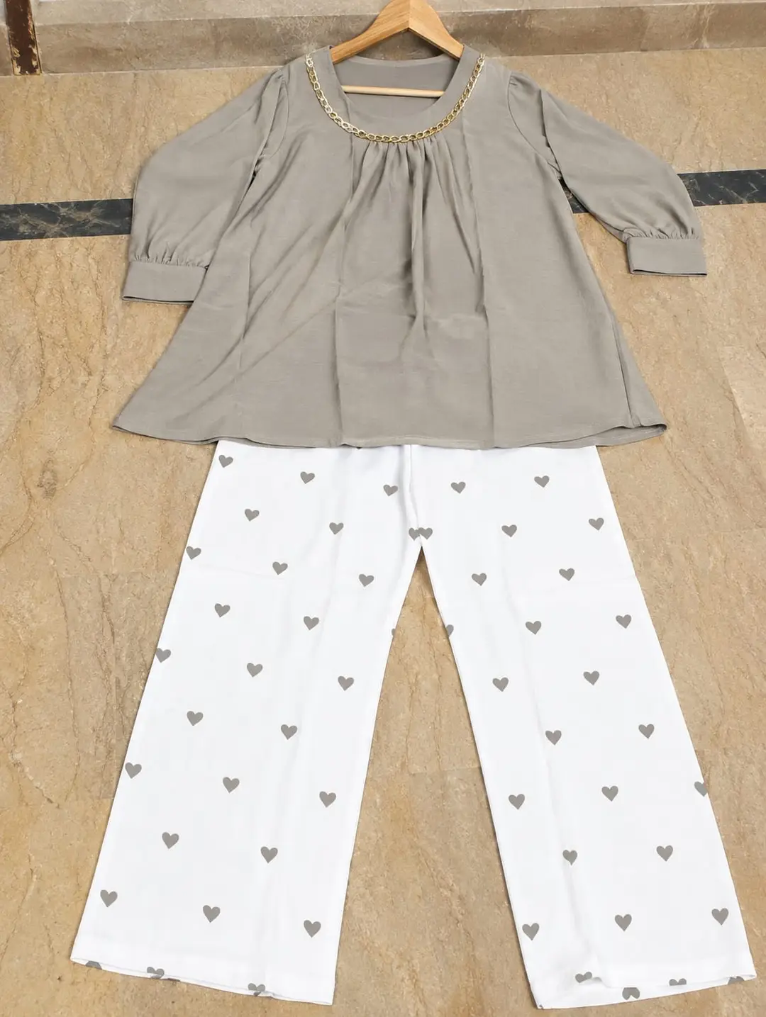 2 Pcs Women's Stitched Grip Plain Co-Ord Set