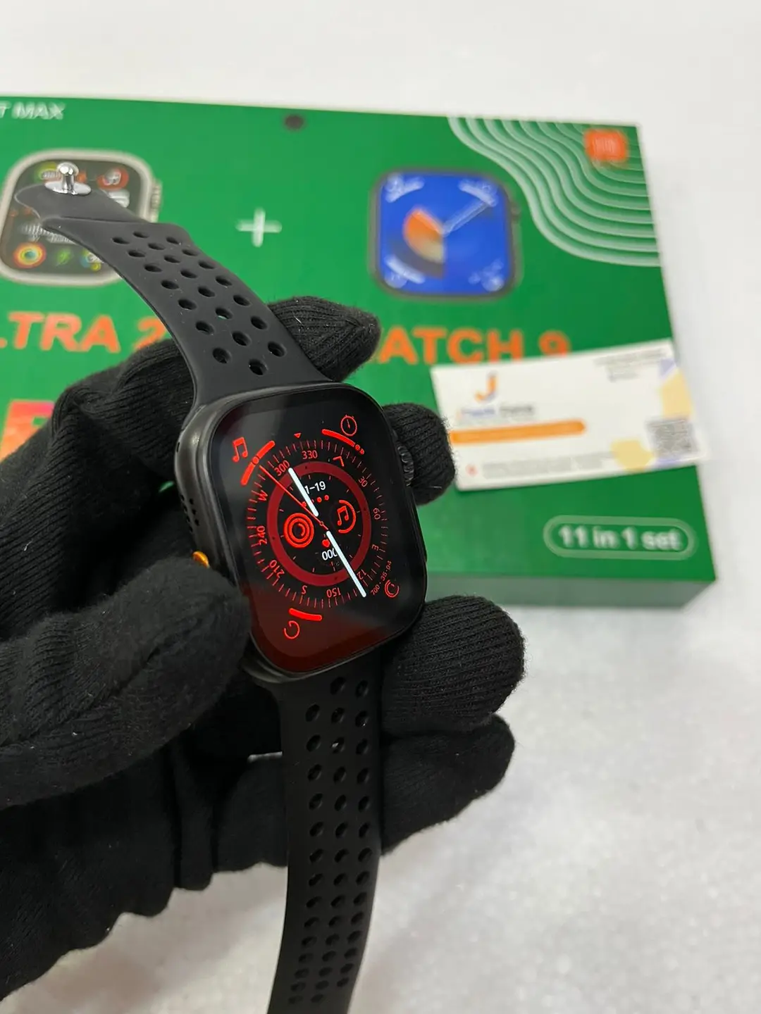 i50 smartwatch with 2 watches 7 straps and 2 case