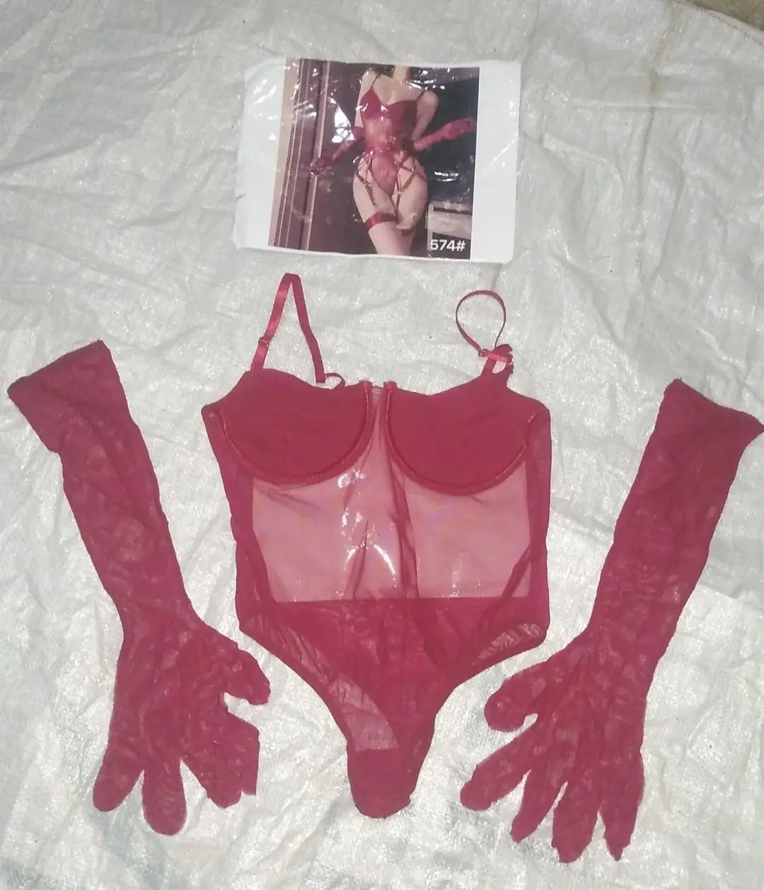 Net Plain Comfortable And Lightweight Lingerie Set with Golves & Garter Belt / BodySuit For Sleepwear