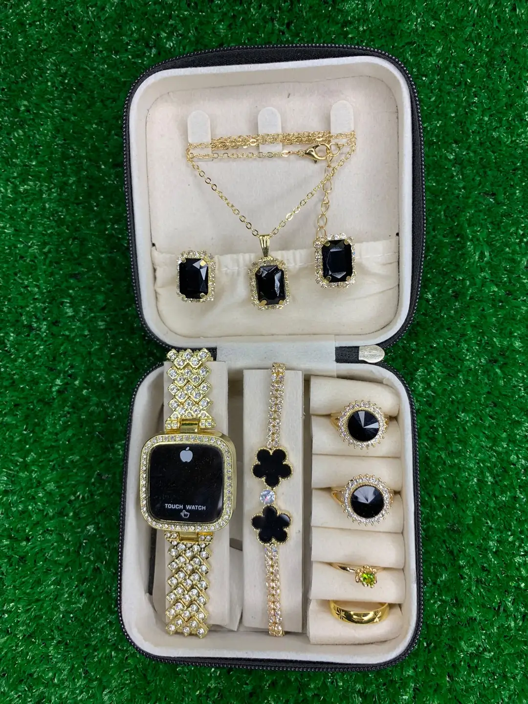 Pack of 8PCS Women's Trendy Gift Choice For Girls And Women Watch Set
