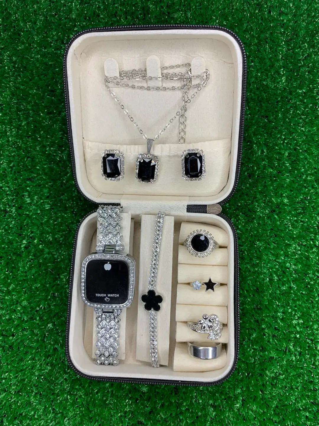 Pack of 8PCS Women's Trendy Gift Choice For Girls And Women Watch Set