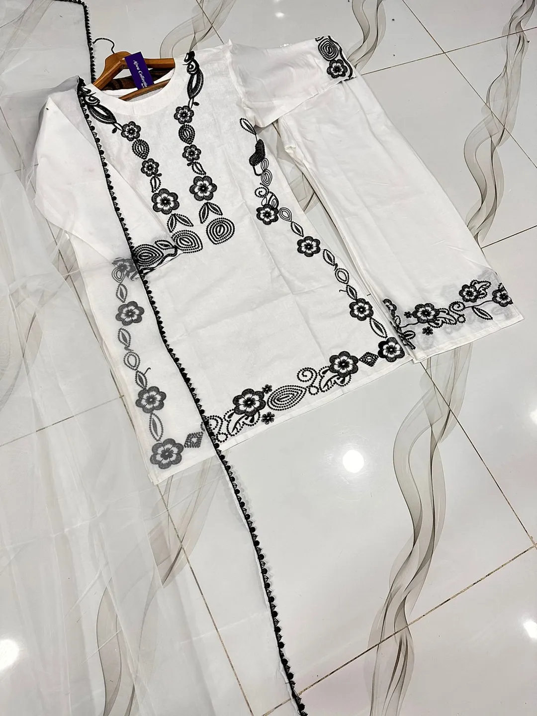 3 Pcs Women's Stitched Cotton Embroidered Suit