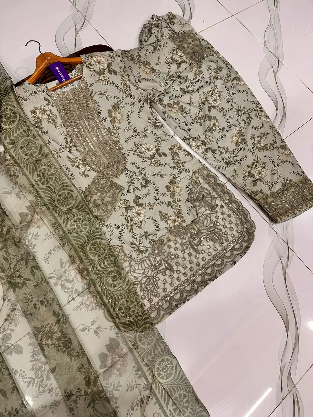 3 Pcs Women's Stitched Lawn Embroidered Suit