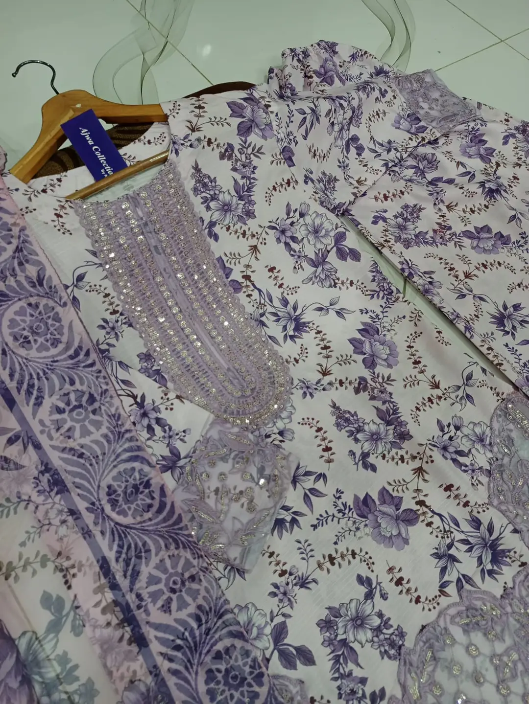3 Pcs Women's Stitched Lawn Embroidered Suit