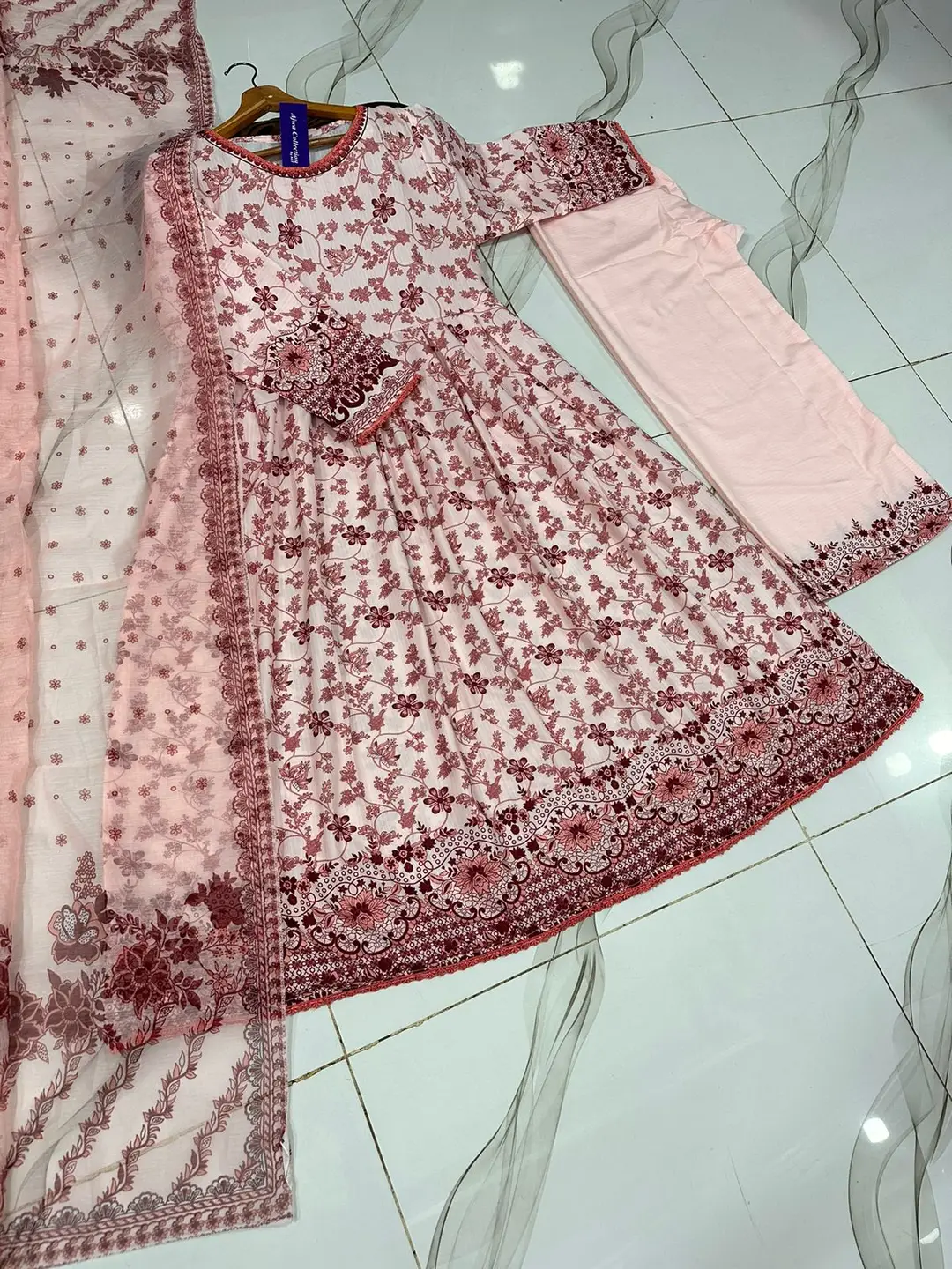 3 Pcs Women's Stitched Lawn Printed Maxi Suit