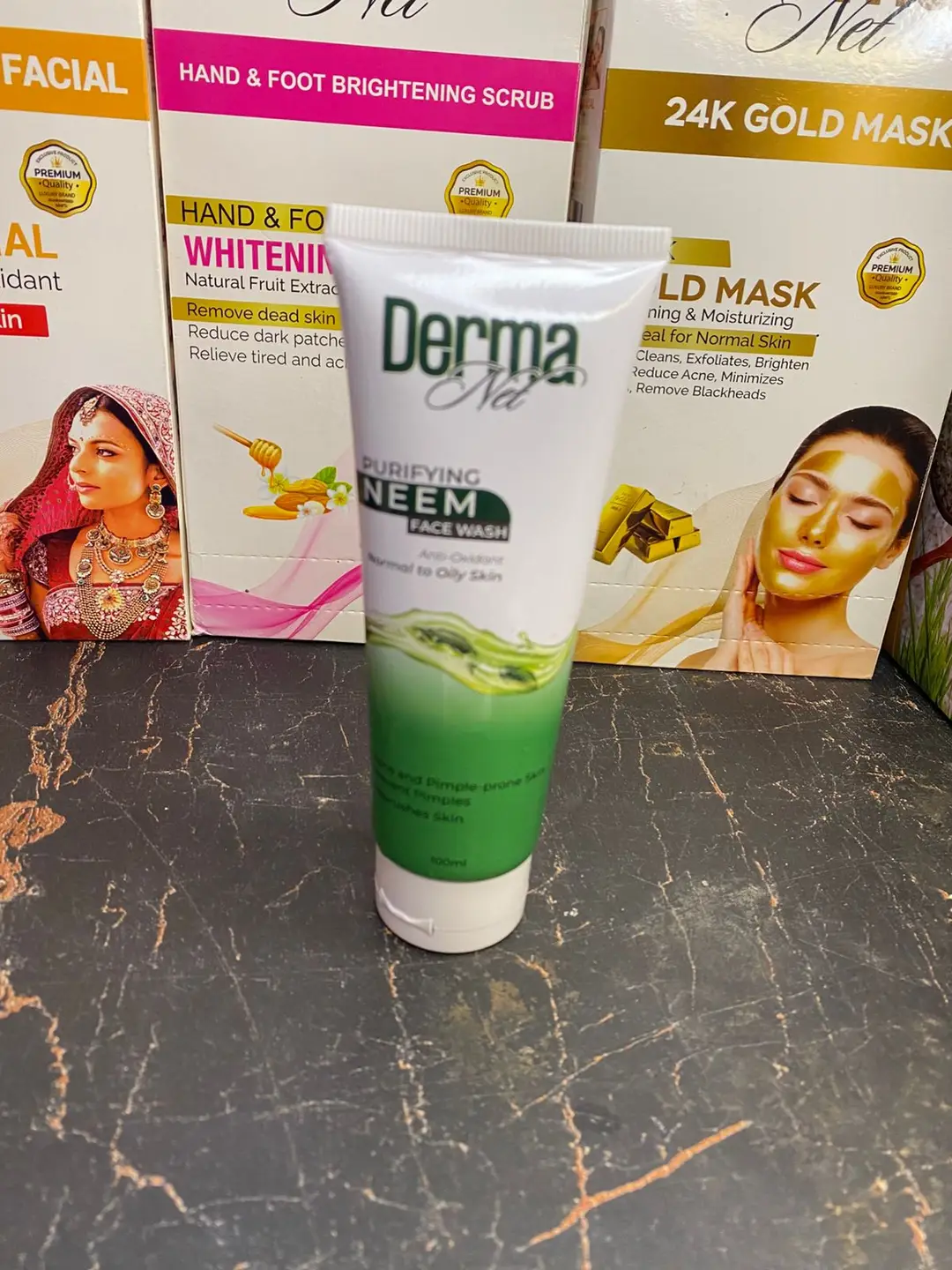 Revitalize Your Skin with Our 100ml Whitening & Brightening Face Wash - Dead Skin Remover (Set Of 1)