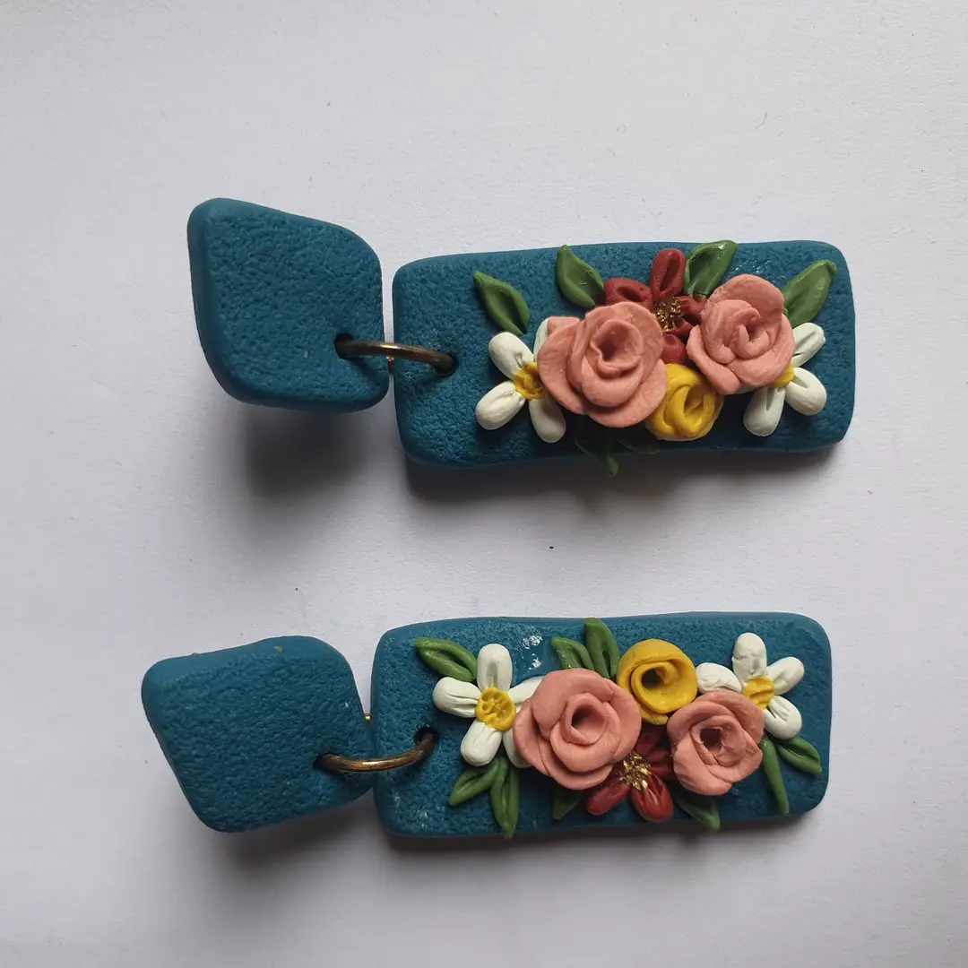 Stylish 2 Layered Dangling Earrings with Resin Plating - 2 Pcs in Green