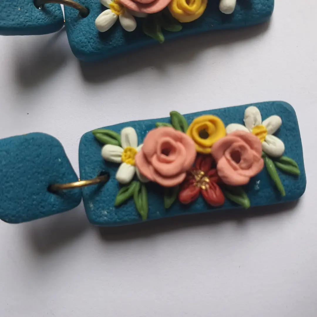 Stylish 2 Layered Dangling Earrings with Resin Plating - 2 Pcs in Green