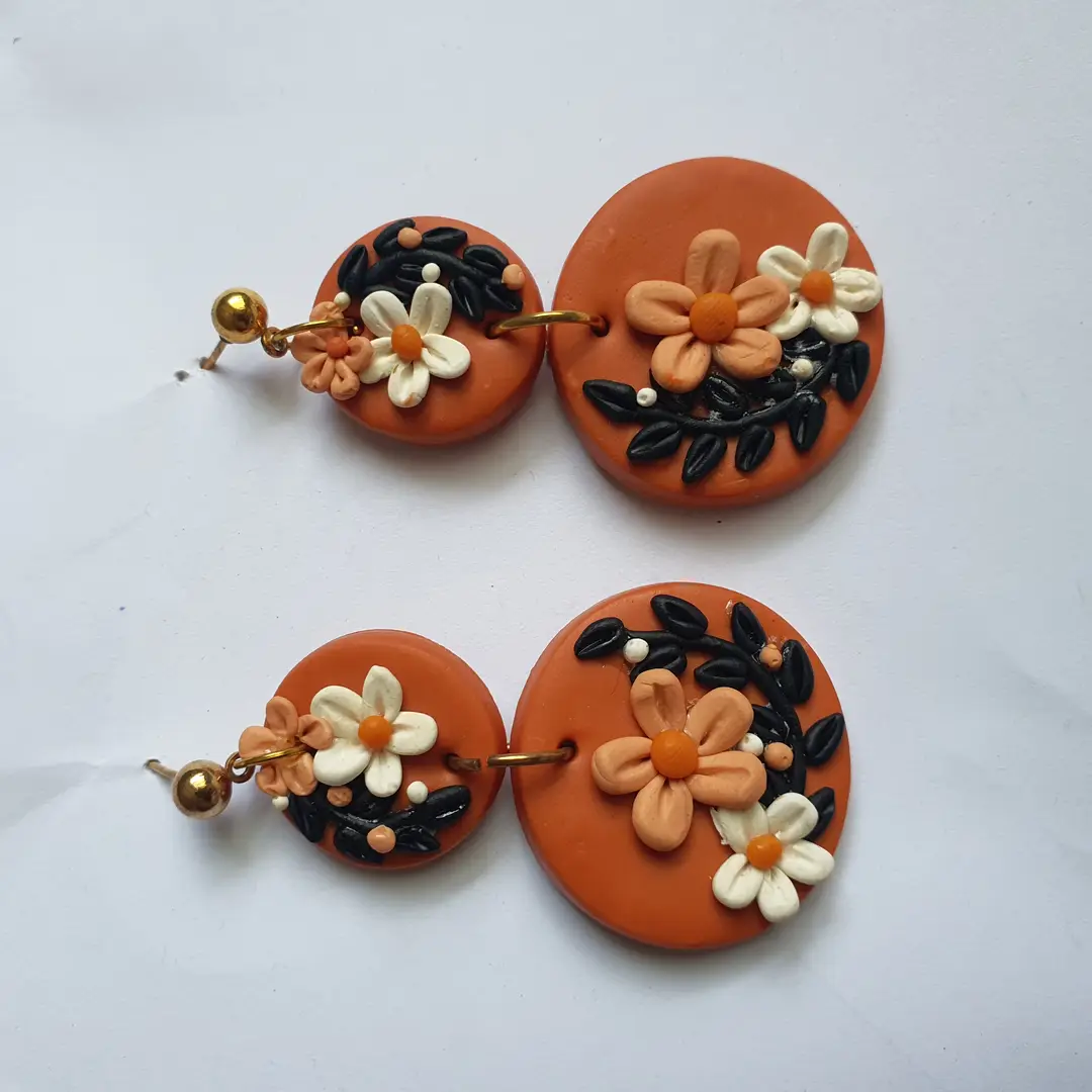 Stylish 2 Layered Dangling Earrings with Resin Plating - 2 Pcs in Green